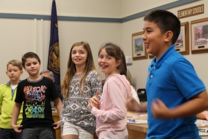 Columbus demonstrates Whole Brain Teaching for school board