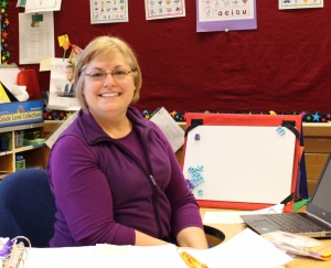 Memorial reading assistant Lisa Heatherly honored