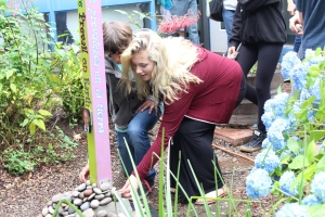 Patton community dedicates Peace Pole